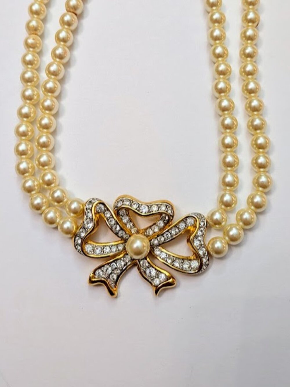 Vintage Double Strand Faux Pearl Rhinestone Bow Necklace Gold Tone - Picture 2 of 8